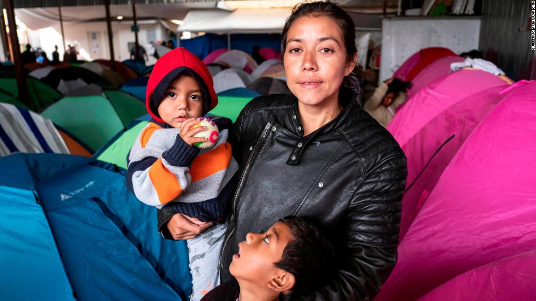 Los inmigrantes de la caravana eligieron a esta mujer embarazada para