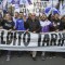 Argentinos protestan contra las medidas económicas de Macri