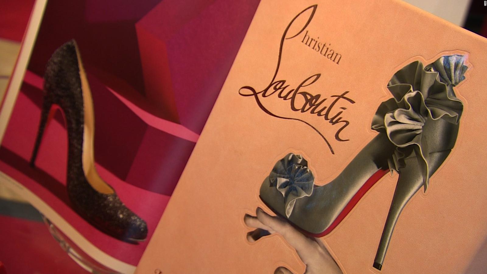 El zapato que resiste la suela roja de Louboutin cumple 30 a os