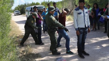 Consejos para familias con personas detenidas en la frontera