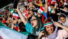 Mujeres iraníes entran por primera vez en un estadio