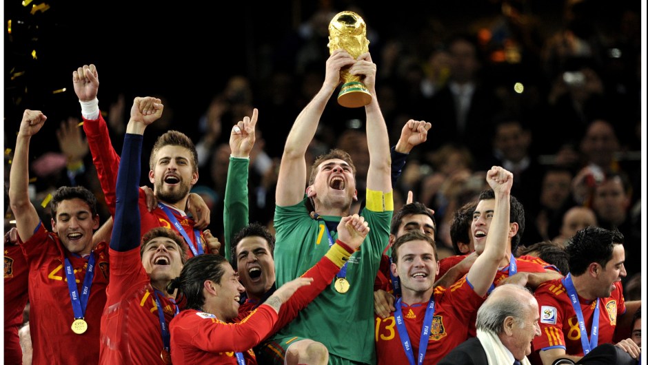 España ganó la Copa Mundial de Fútbol de Sudáfrica en 2010. Crédito: OLIVER LANG/AFP/GettyImages)