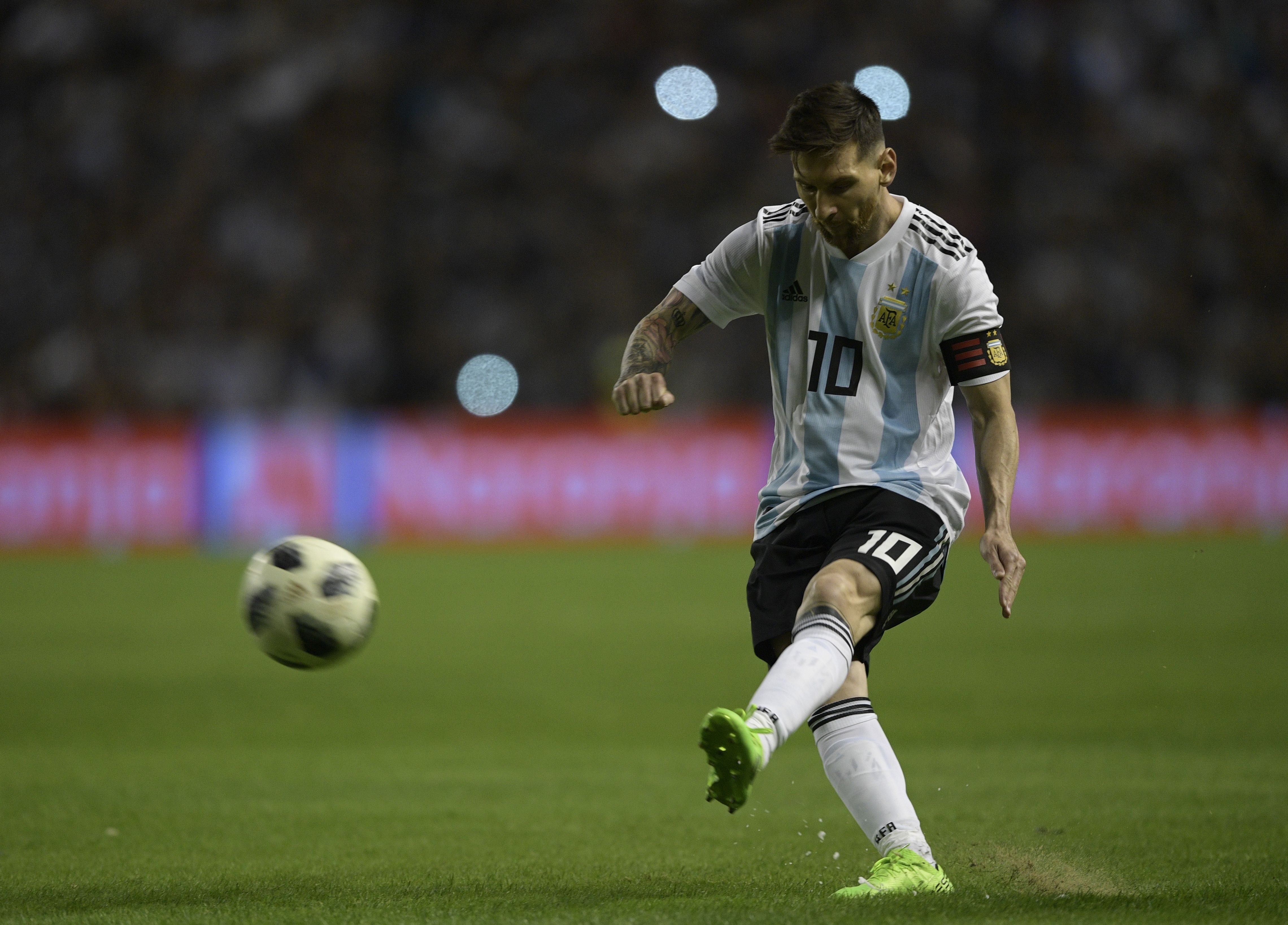 La Federación Palestina de Fútbol pide quemar de Messi el partido Argentina - Israel | CNN