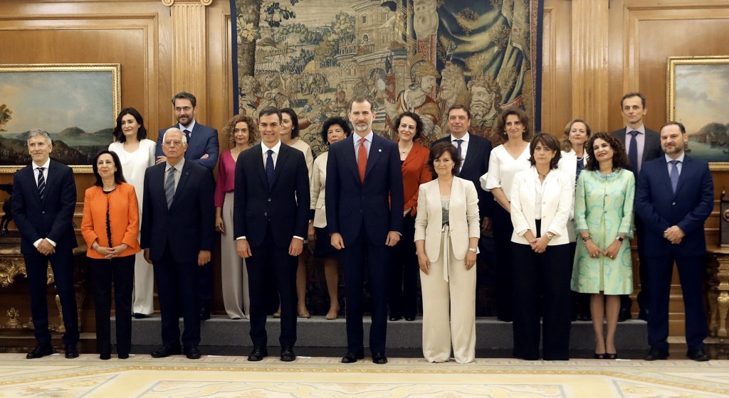 Nuevo Gobierno en España, liderado por Pedro Sánchez (PSOE) y con mayoría de mujeres. (Crédito: JAVIER LIZON/AFP/Getty Images)