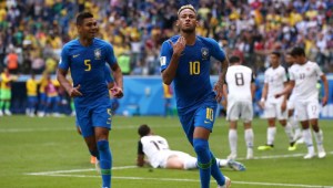 SAINT PETERSBURG, RUSSIA - JUNE 22: Neymar Jr of Brazil celebrates after scoring his team's second goal during the 2018 FIFA World Cup Russia group E match between Brazil and Costa Rica at Saint Petersburg Stadium on June 22, 2018 in Saint Petersburg, Russia. (Photo by Francois Nel/Getty Images)