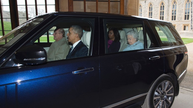 El príncipe Felipe condujo hasta el palacio de Windsor con la reina y los Obama en su coche en abril de 2016.