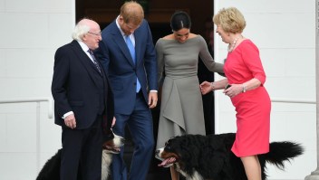 El duque y la duquesa de Sussex reciben una cálida bienvenida en Dublín