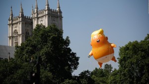 "Baby Trump" sobrevuela el cielo londinense