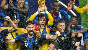 La selección de Francia celebra tras ganar el Mundial de Fútbol de Rusia 2018