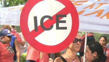 Manifestantes le piden a Trump el cierre de ICE