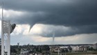 Varios tornados amenazan pueblos en Iowa