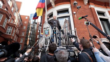 El incierto porvenir de Assange en embajada de Ecuador