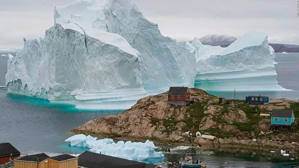 Groenlandia vive la amenaza de un megaiceberg