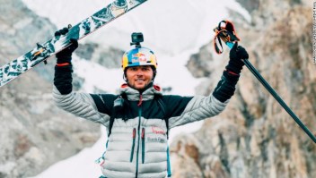 Andrzej Bargiel se ha convertido en la primera persona en esquiar desde la cima del K2 que se encuentra a 8.611 metros de altitud.
