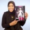 Esgrimista con hiyab tiene su Barbie