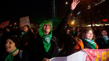 Manifestación a favor del aborto en Santiago de Chile el 26 de julio. (Crédito: CLAUDIO REYES/AFP/Getty Images)