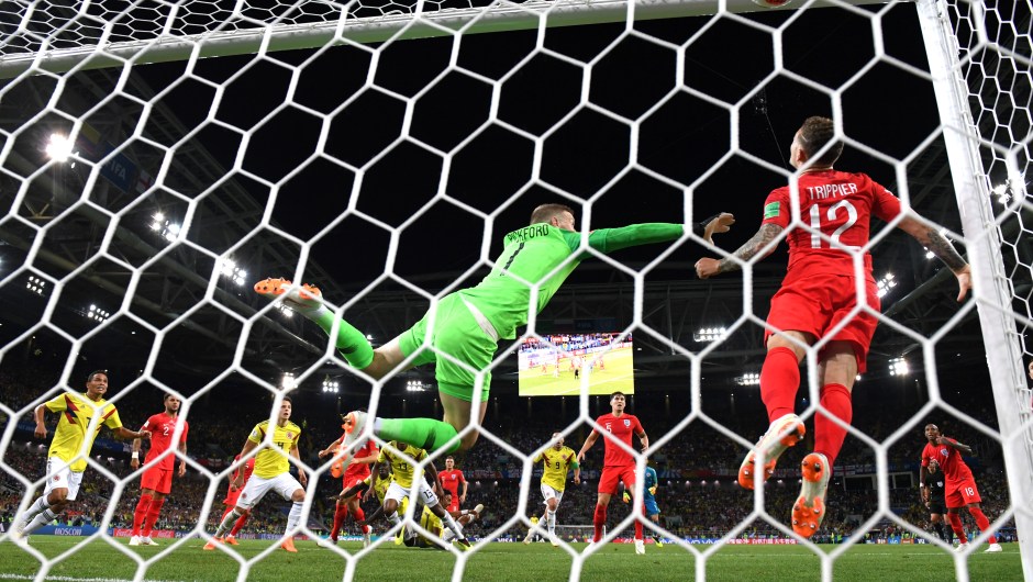Momento en el que entra el balón en la portería de Inglaterra. Colombia empató con Inglaterra y van a la prórroga para ver quién pasa a cuartos de final del Mundial. (Crédito: Matthias Hangst/Getty Images)