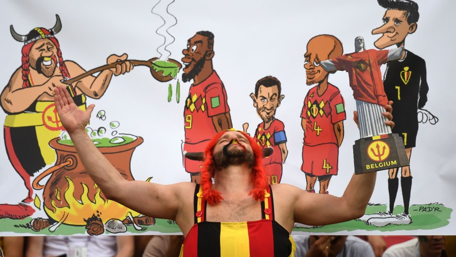 Este fanático de Bélgica es un incondicional en todos los partidos de su selección en este Mundial. Va siempre vestido como el personaje de cómic francés Obelix... pero en belga. (Crédito: MANAN VATSYAYANA/AFP/Getty Images)