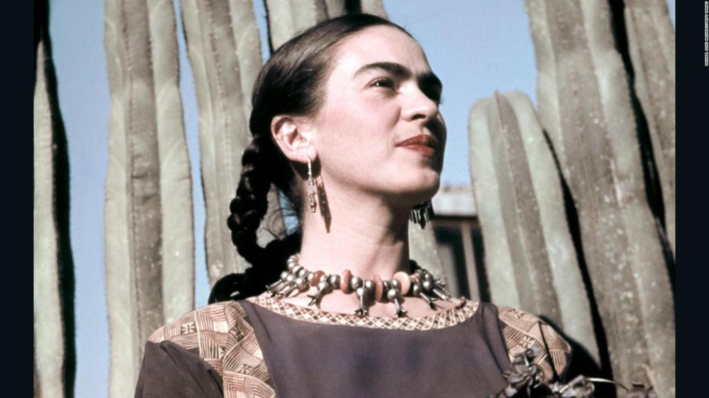 Con sus atuendos, Frida Kahlo puso a México en el mapa político