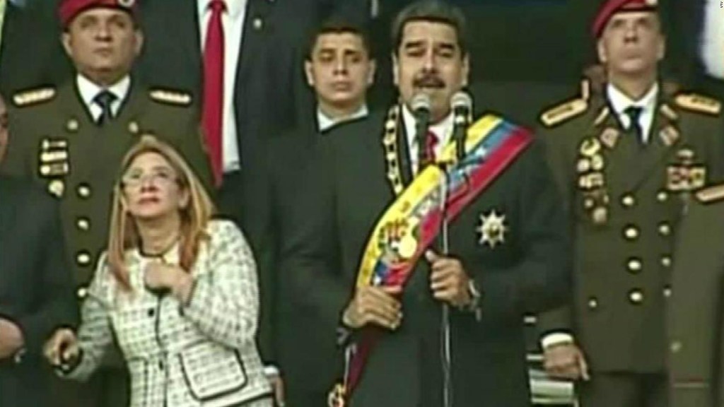 Maduro estaría ileso tras incidente en Caracas, según exfuncionario