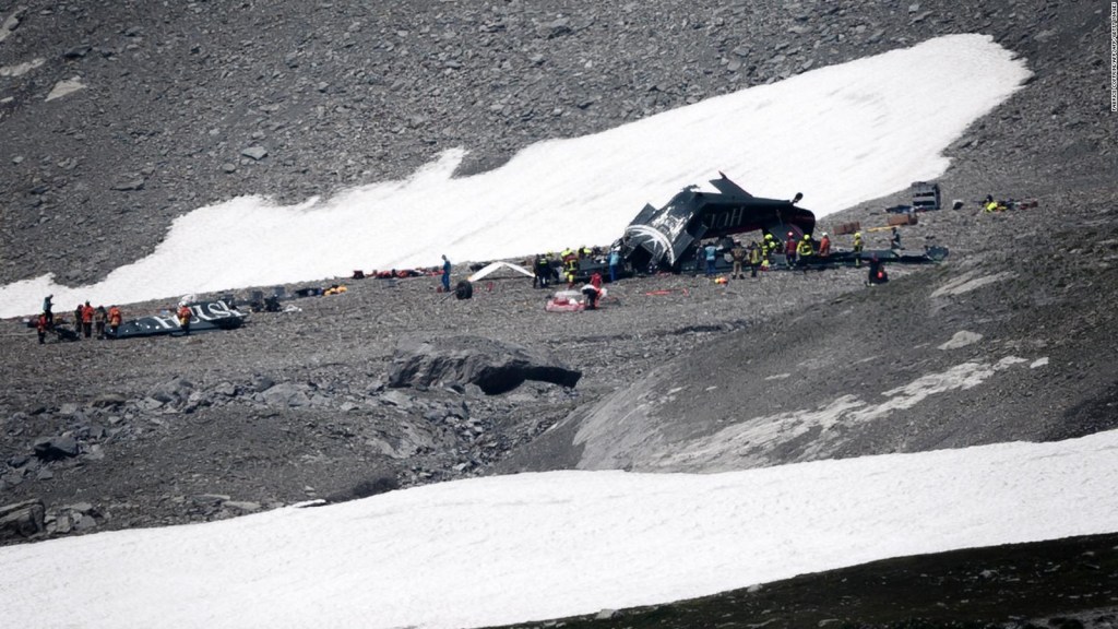 Nadie sobrevivió al accidente de un avión turístico en Los Alpes suizos