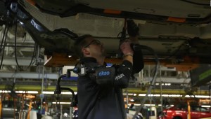 Ford integra exoesqueleto a su línea de producción