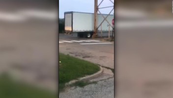 Policía en Chicago usa "camión anzuelo" para atraer ladrones