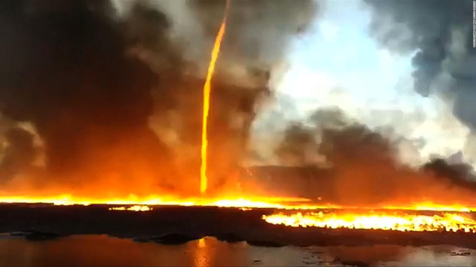 #LaImagenDelDía: Sorpresivo tornado de fuego | Video | CNN
