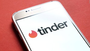 La historia detrás de la demanda contra Tinder