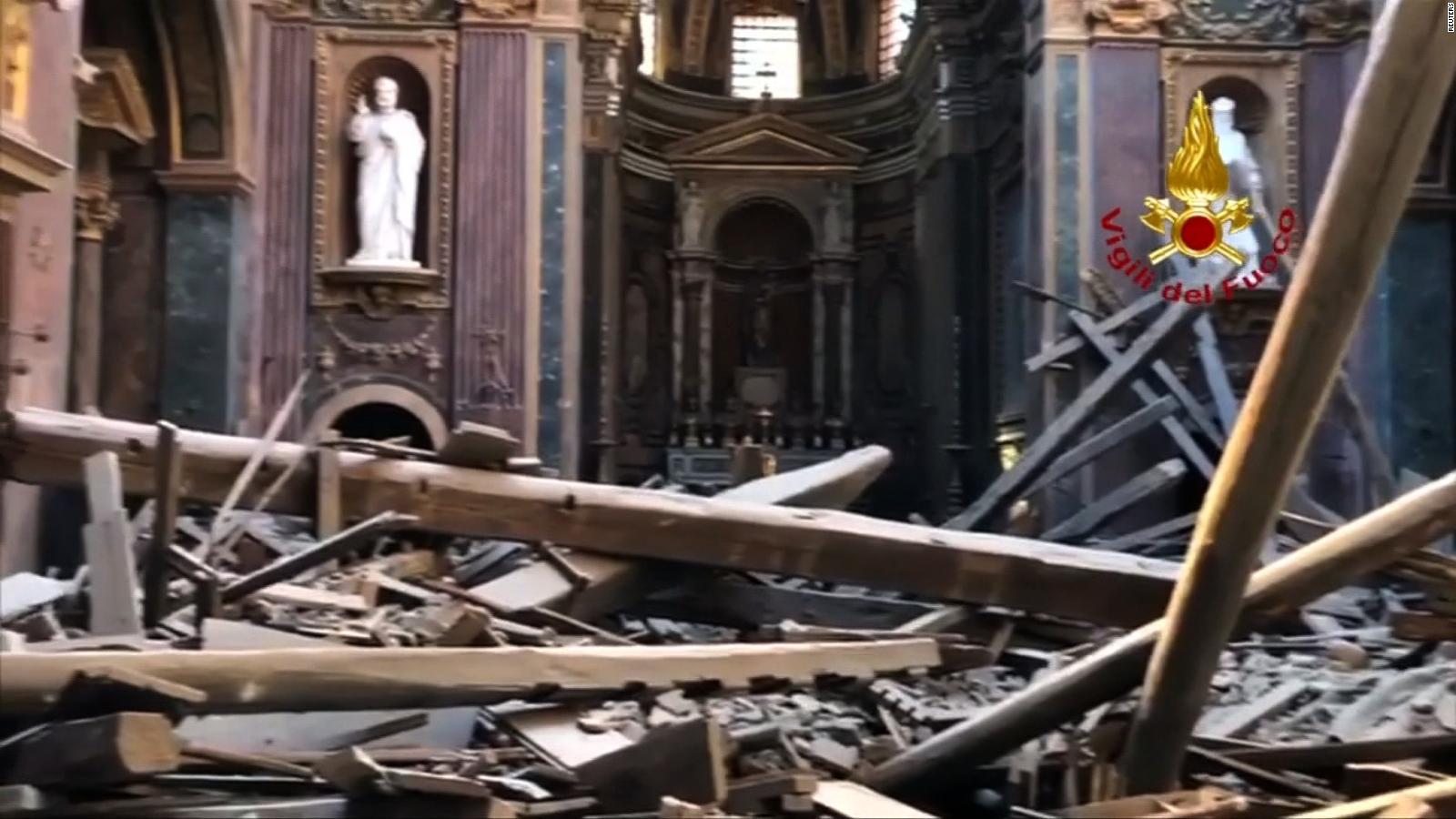 Colapsa techo de una iglesia en Roma | Video | CNN