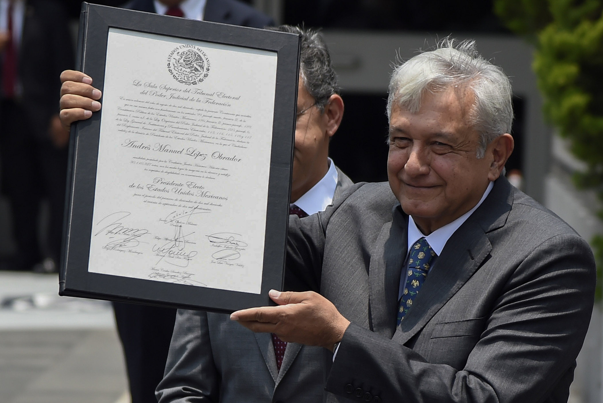 AMLO es oficialmente el presidente electo de México Video CNN