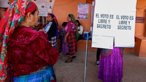 Votación en Oaxaca el 1 de julio de 2018. (Crédito: PATRICIA CASTELLANOS/AFP/Getty Images)
