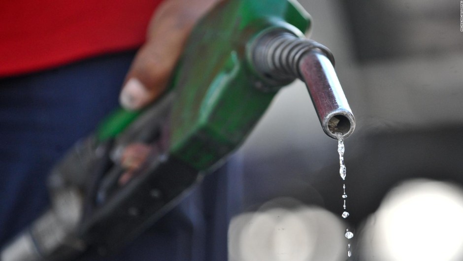 ¿Cuál es el costo de llenar el combustible del auto en Venezuela?