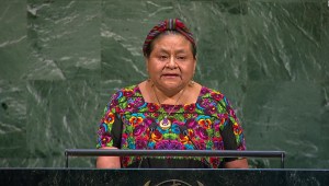 Rigoberta Menchú critica a presidente de Guatemala