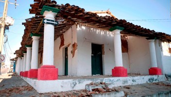 Exigen reconstrucción a un año del sismo en el sur de México