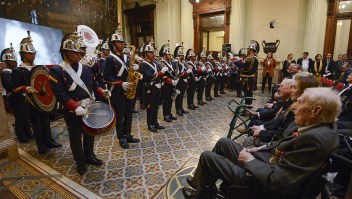 Homenaje a veteranos argentinos, 73 años después