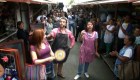 Sorpresa musical en un mercado de México