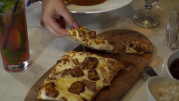Conoce 'La Chusmita' y la 'Pizza de Lechón' de Estefan Kitchen
