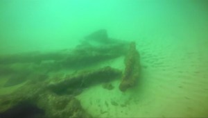 Arqueólogos hallan un centenario barco hundido