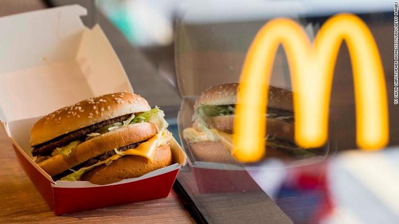 La clásica Big Mac será una de las hamburguesas a las que eliminarán conservantes artificiales.