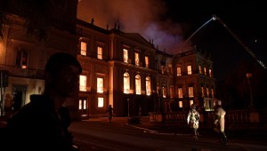 A massive fire engulfs the National Museum in Rio de Janeiro, one of Brazil's oldest, on September 2, 2018. - The cause of the fire was not yet known, according to local media. (Photo by Carl DE SOUZA / AFP) (Photo credit should read CARL DE SOUZA/AFP/Getty Images)