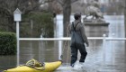 Al menos 10 personas mueren por inundaciones en Francia