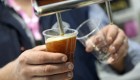 Contaminación global podría afectar producción de cerveza