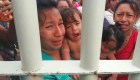 Migrantes con bebés en brazos suplican que las dejen entrar a México