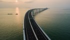 ¿Cuánto costó el puente sobre el mar más largo del mundo en China?