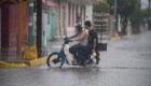 Willa trae fuertes lluvias y vientos a la costa de México