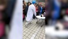 Mujer acuchilla a 14 niños en un preescolar de China