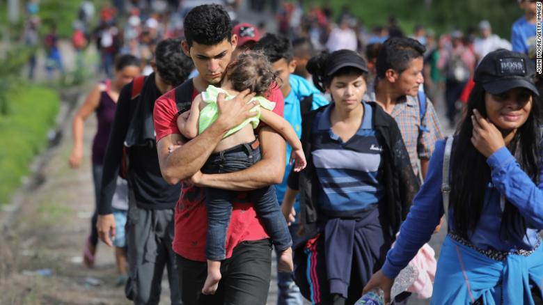 Estados Unidos negocia con M xico qu hacer con la caravana de