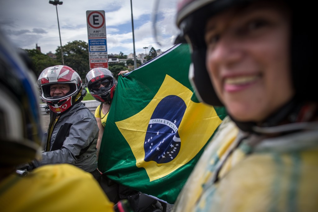 Los electores deberán elegir entrar Haddad y Bolsonaro, quien, según las encuestas, lleva ventaja. (Crédito: Victor Moriyama/Getty Images)