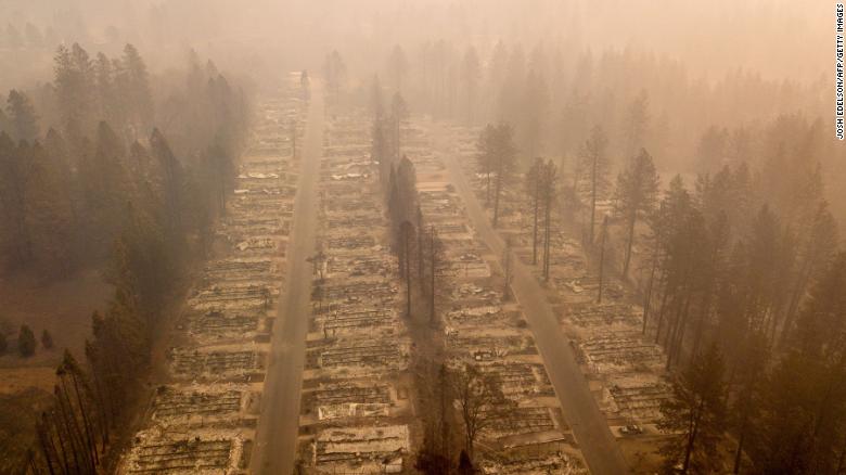 Un vecindario totalmente calcinado visto el 15 de noviembre tras los incendios de California.